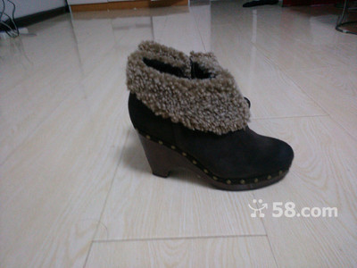 正品保障，舒適之選 解析達(dá)芙妮頭層磨砂牛皮棉鞋的冬季魅力